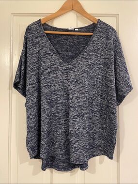 GAP Heathered Navy V-Neck Short Sleeve Tee